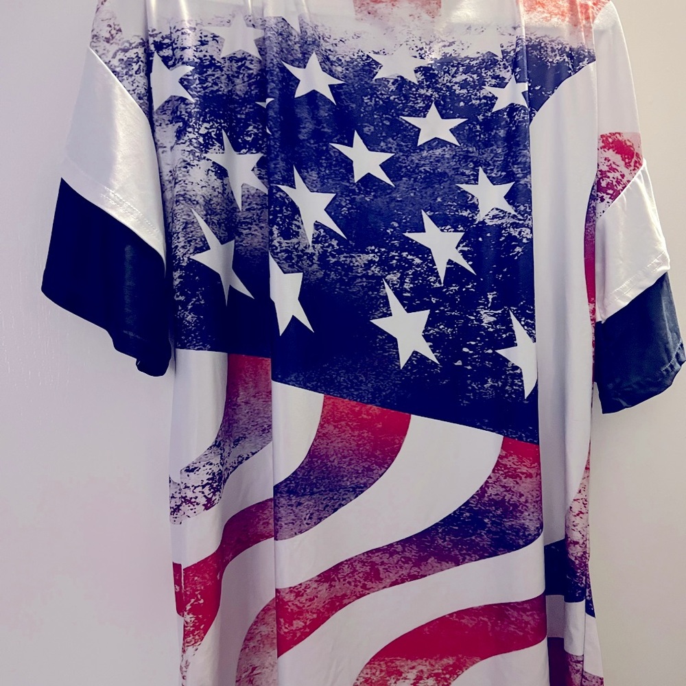Patriotic silky tee.